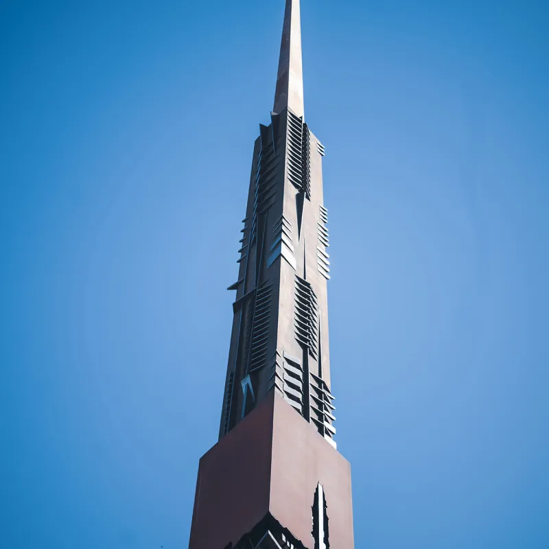 Lancia di Luce di Arnaldo Pomodoro